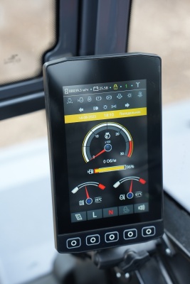 Колесный экскаватор E170W