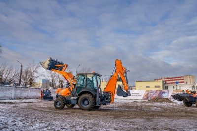 Экскаватор погрузчик TLB827